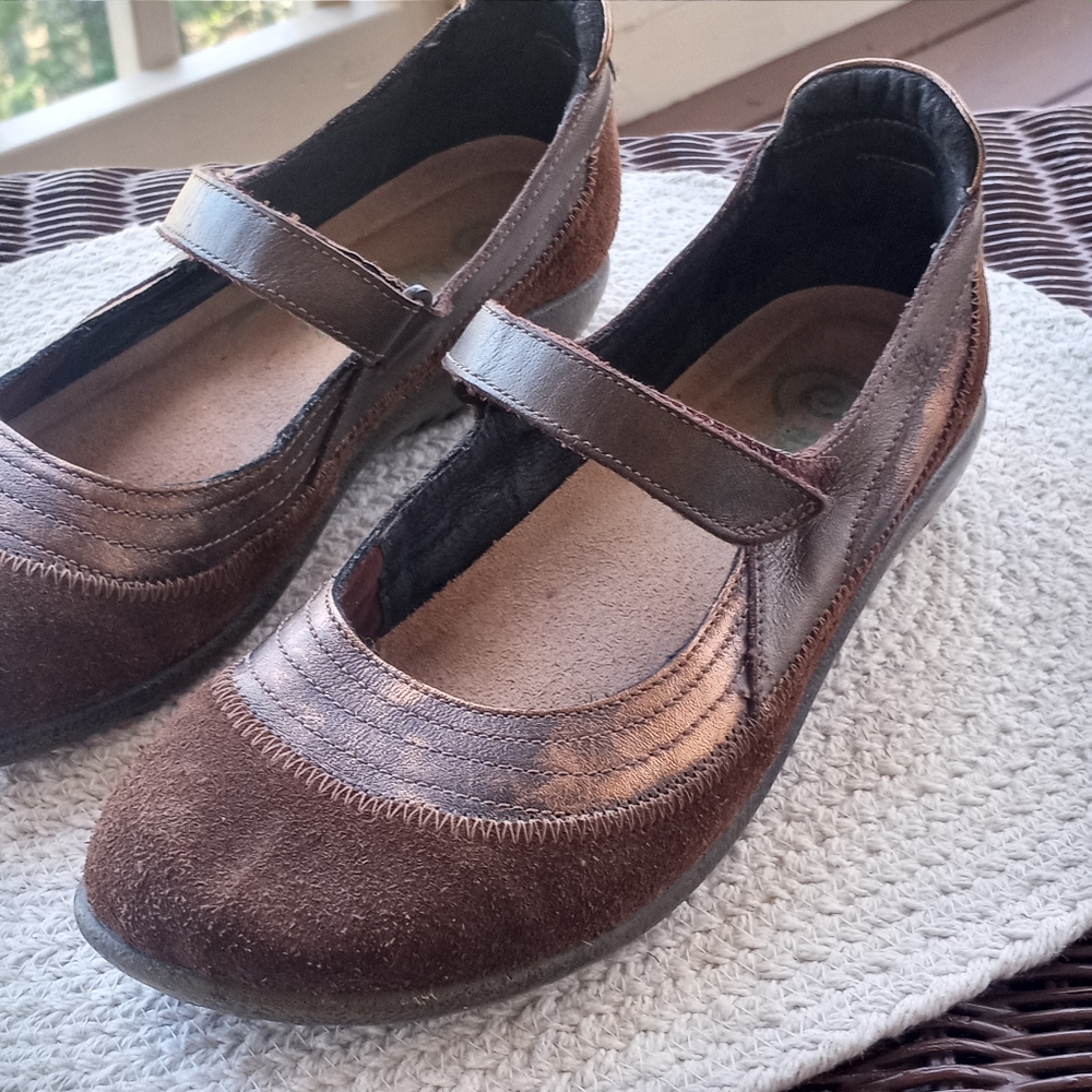 Naot Leather Kirei Mary Janes - Picture 12 of 15
